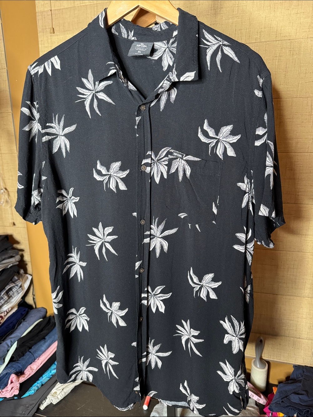 Rip Curl Fun Times Palm Print Button-Up Shirt XL Black Gray Viscose Camp Collar - Picture 4 of 9